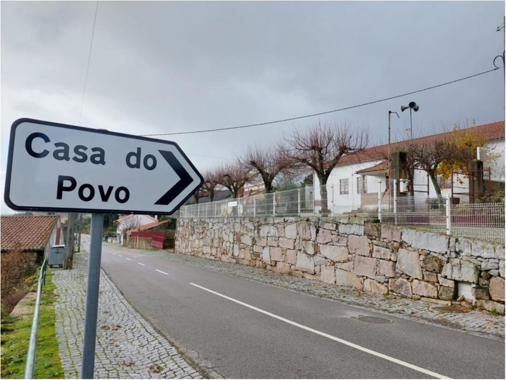 Casa do Povo - antiga escola prim&aacute;ria. 